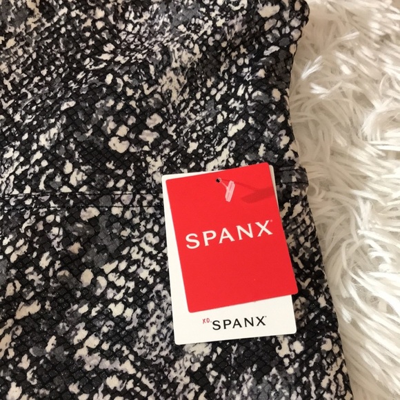 NWT SPANX Faux Leather Snake Shine Leggings - Picture 3 of 6